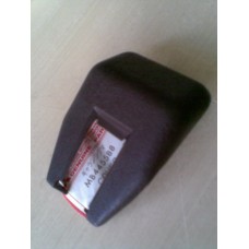 MB445588 MİTSUBİSHİ KOLTUK KIZAK ÖN BAKALİT